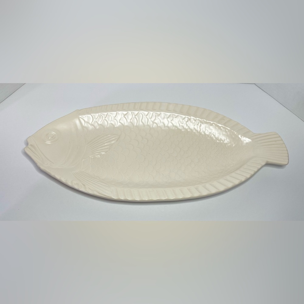 McCoy Vintage 1957 Ivory Stoneware Embossed Fish Platter Oven Proof #9375 USA